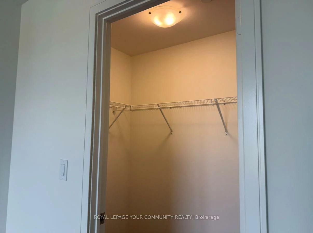 715, Davis, Huron Heights-Leslie Valley, Newmarket