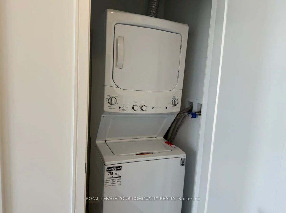 715, Davis, Huron Heights-Leslie Valley, Newmarket