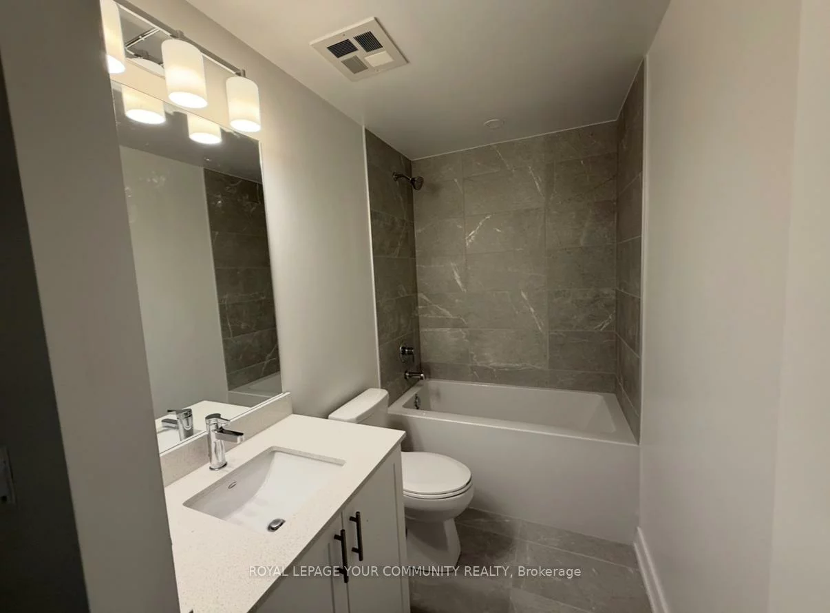 715, Davis, Huron Heights-Leslie Valley, Newmarket