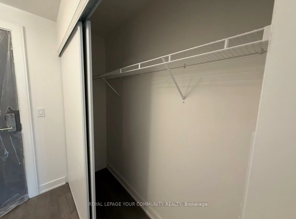 715, Davis, Huron Heights-Leslie Valley, Newmarket