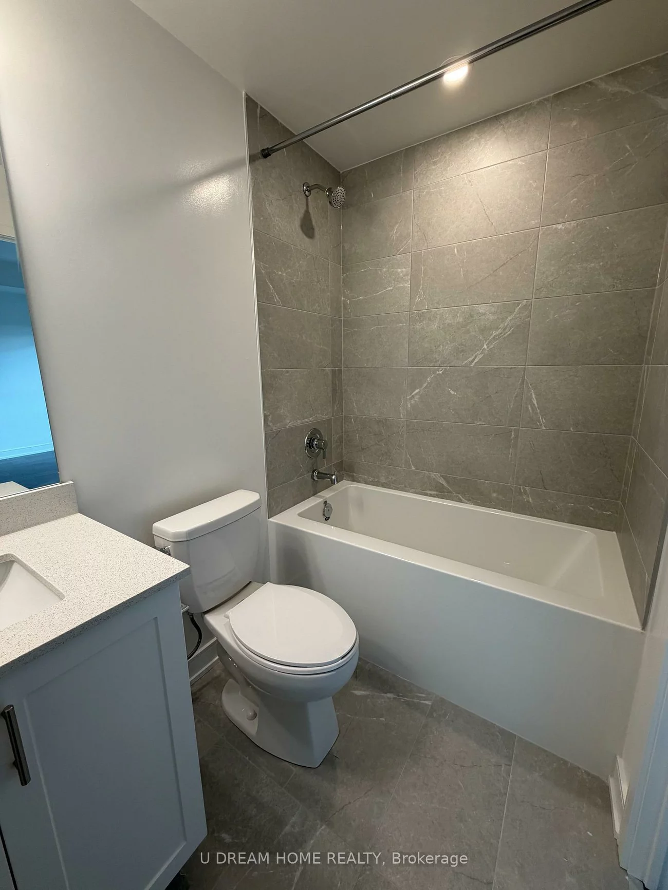 715, Davis, Huron Heights-Leslie Valley, Newmarket