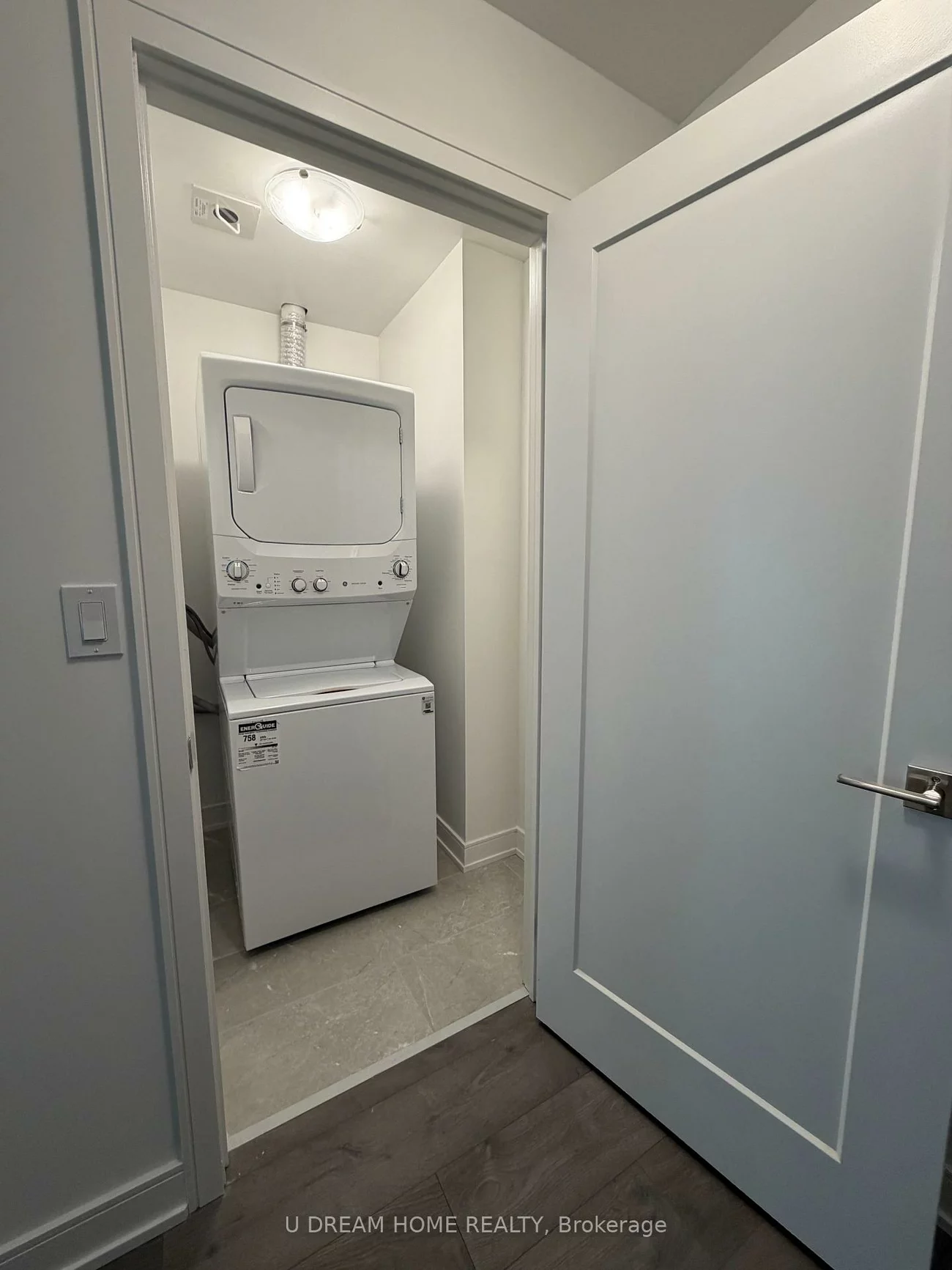 715, Davis, Huron Heights-Leslie Valley, Newmarket