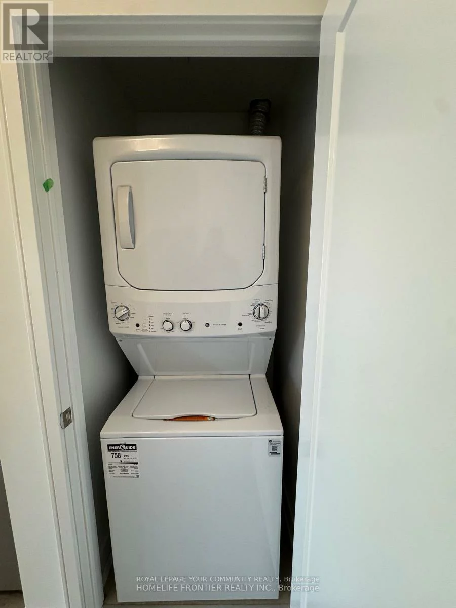 715, Davis, Huron Heights-Leslie Valley, Newmarket