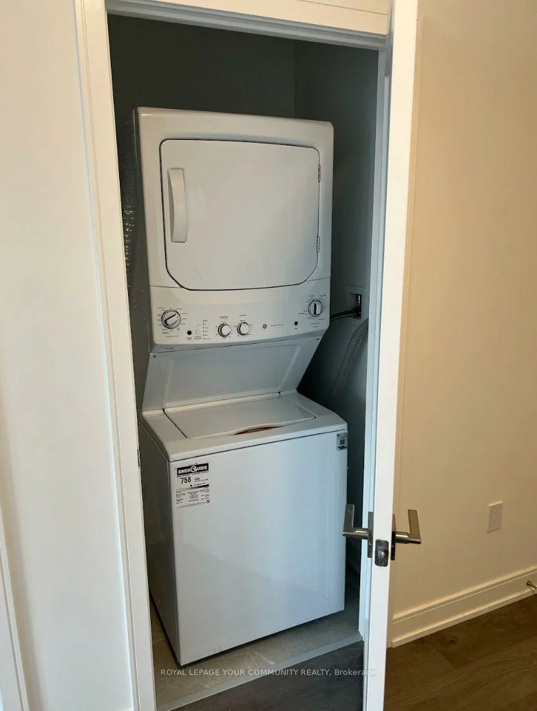 705, Davis, Huron Heights-Leslie Valley, Newmarket