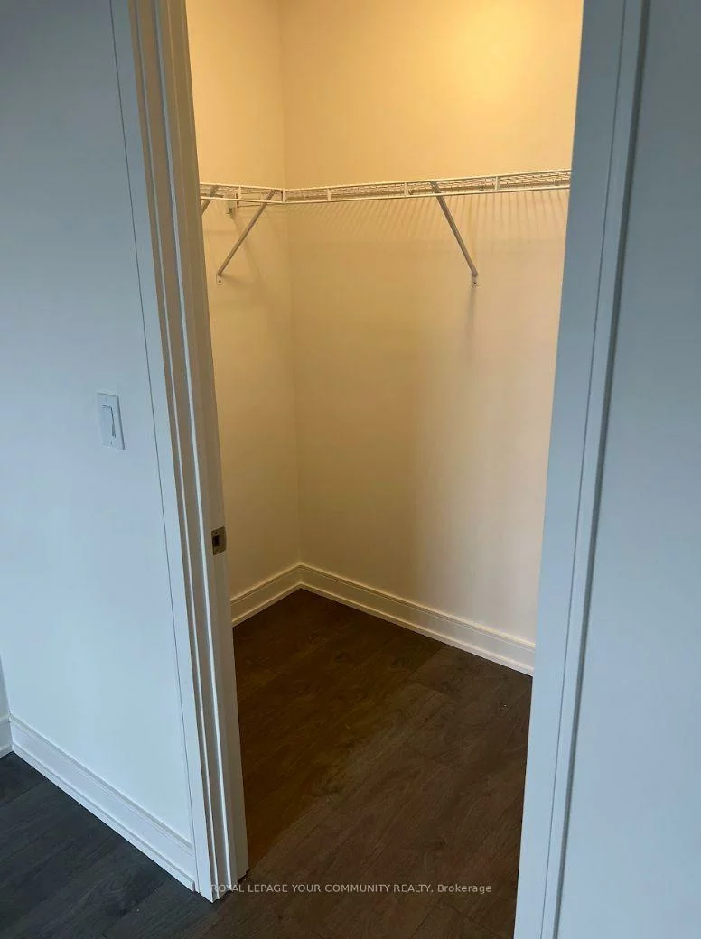 705, Davis, Huron Heights-Leslie Valley, Newmarket