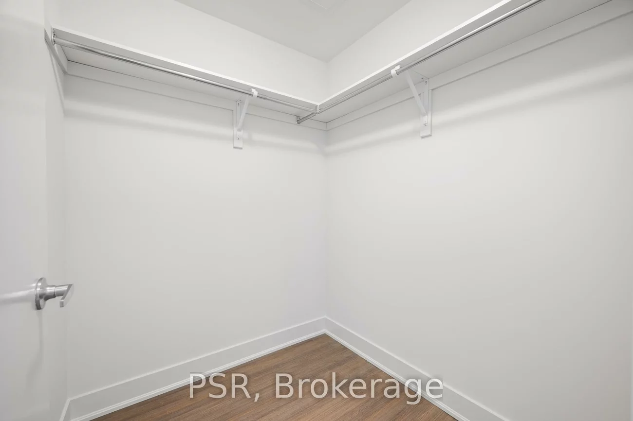 195, Deerfield, Central Newmarket, Newmarket