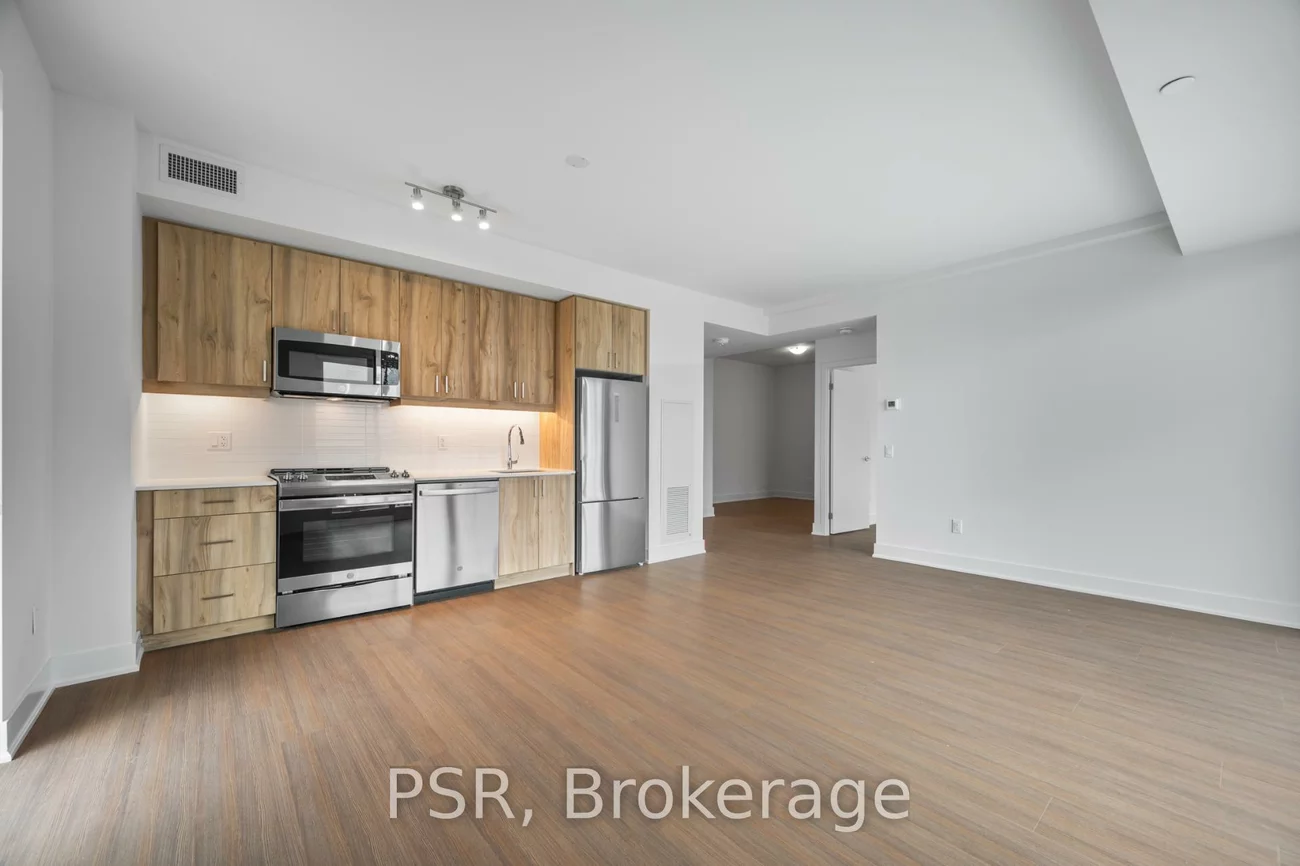 195, Deerfield, Central Newmarket, Newmarket