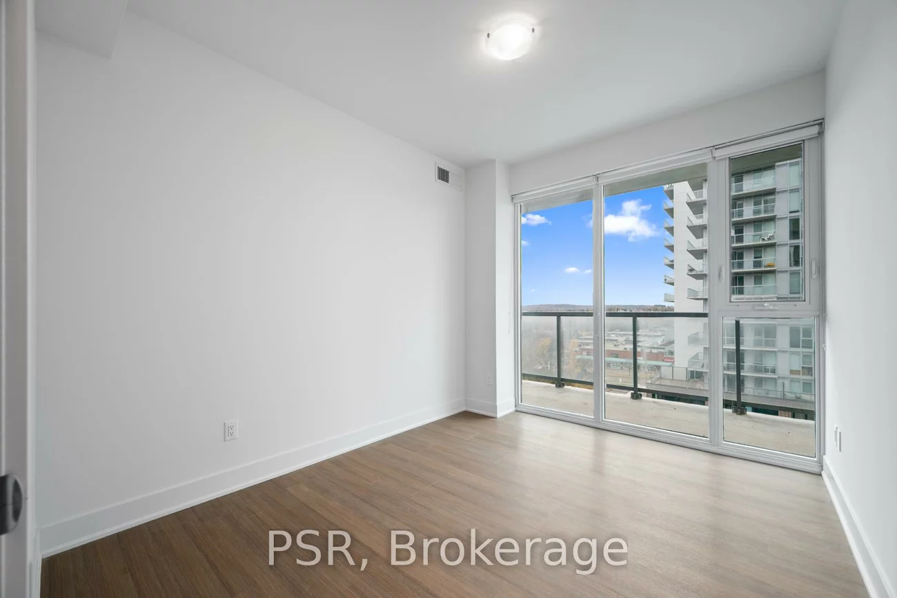 195, Deerfield, Central Newmarket, Newmarket