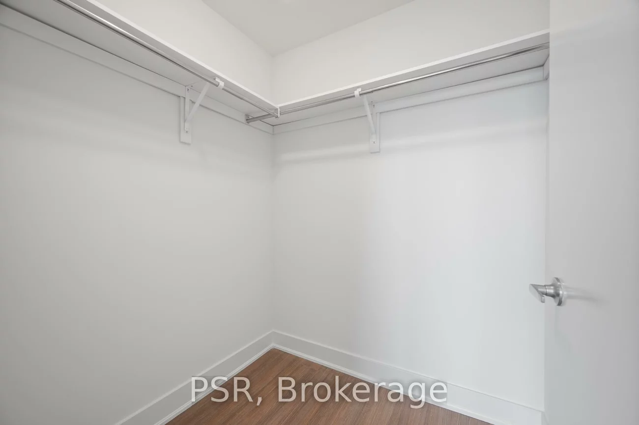 195, Deerfield, Central Newmarket, Newmarket