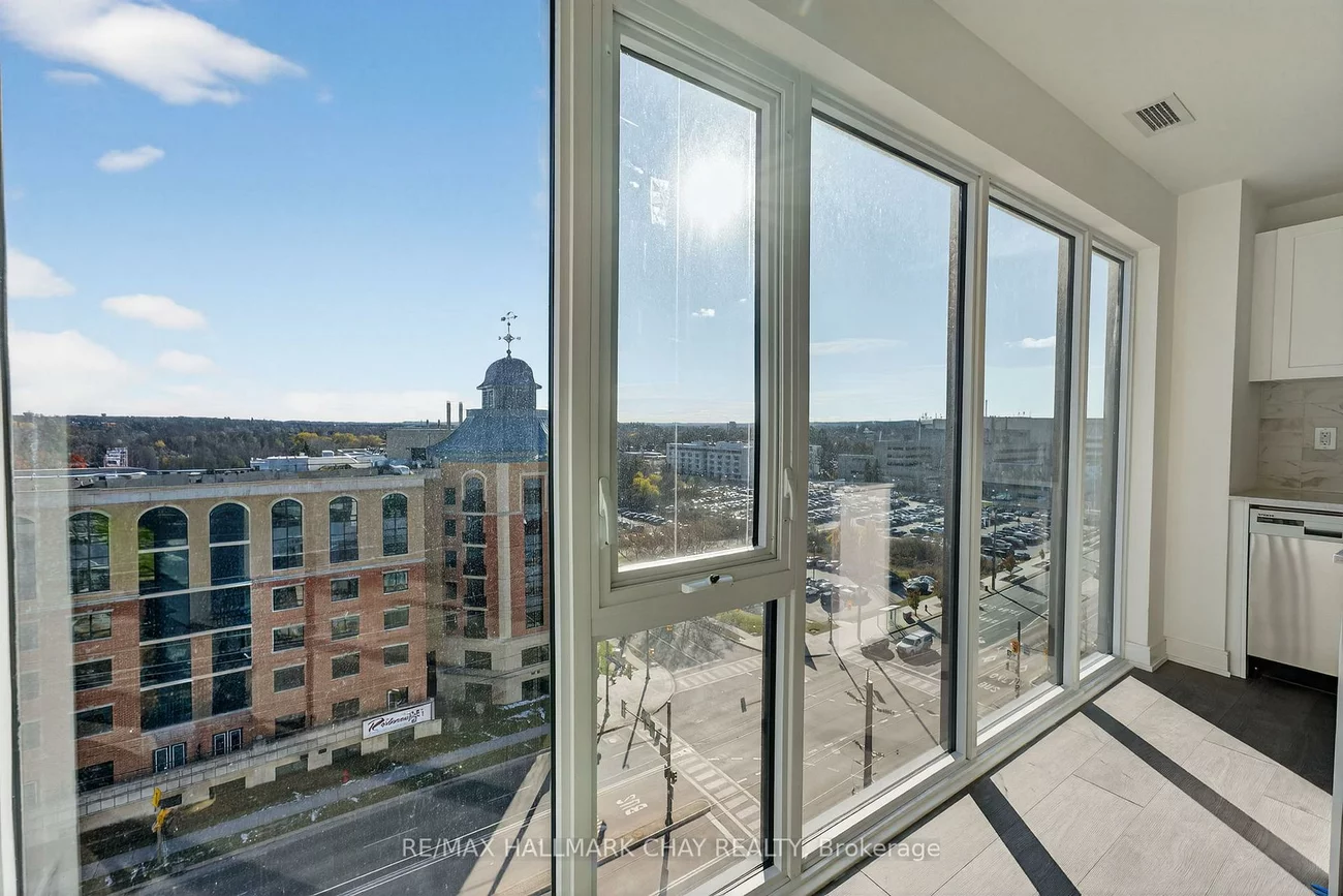 715, Davis, Huron Heights-Leslie Valley, Newmarket