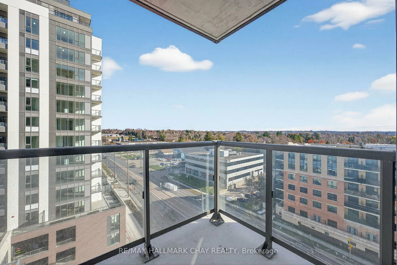 715, Davis, Huron Heights-Leslie Valley, Newmarket