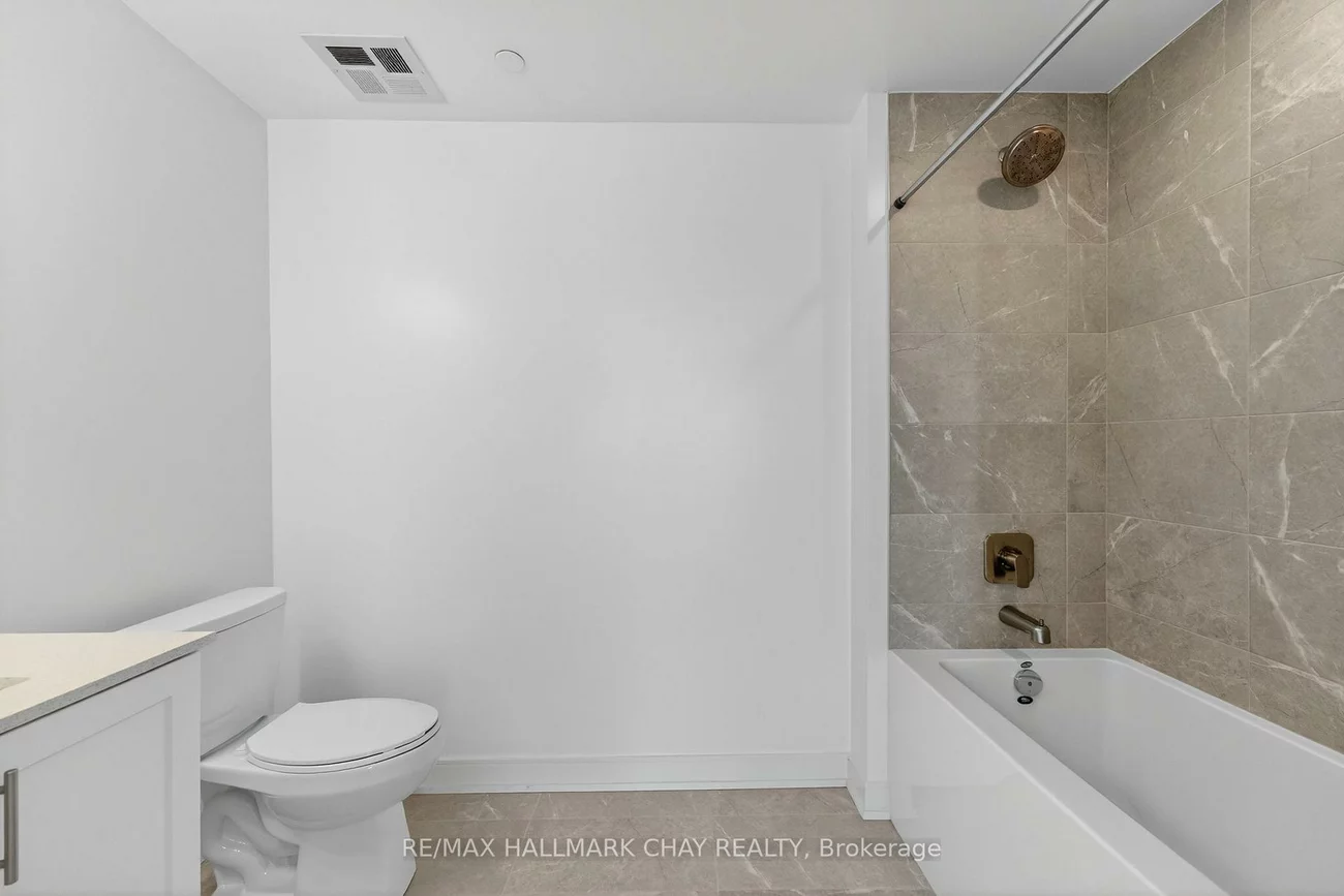 715, Davis, Huron Heights-Leslie Valley, Newmarket