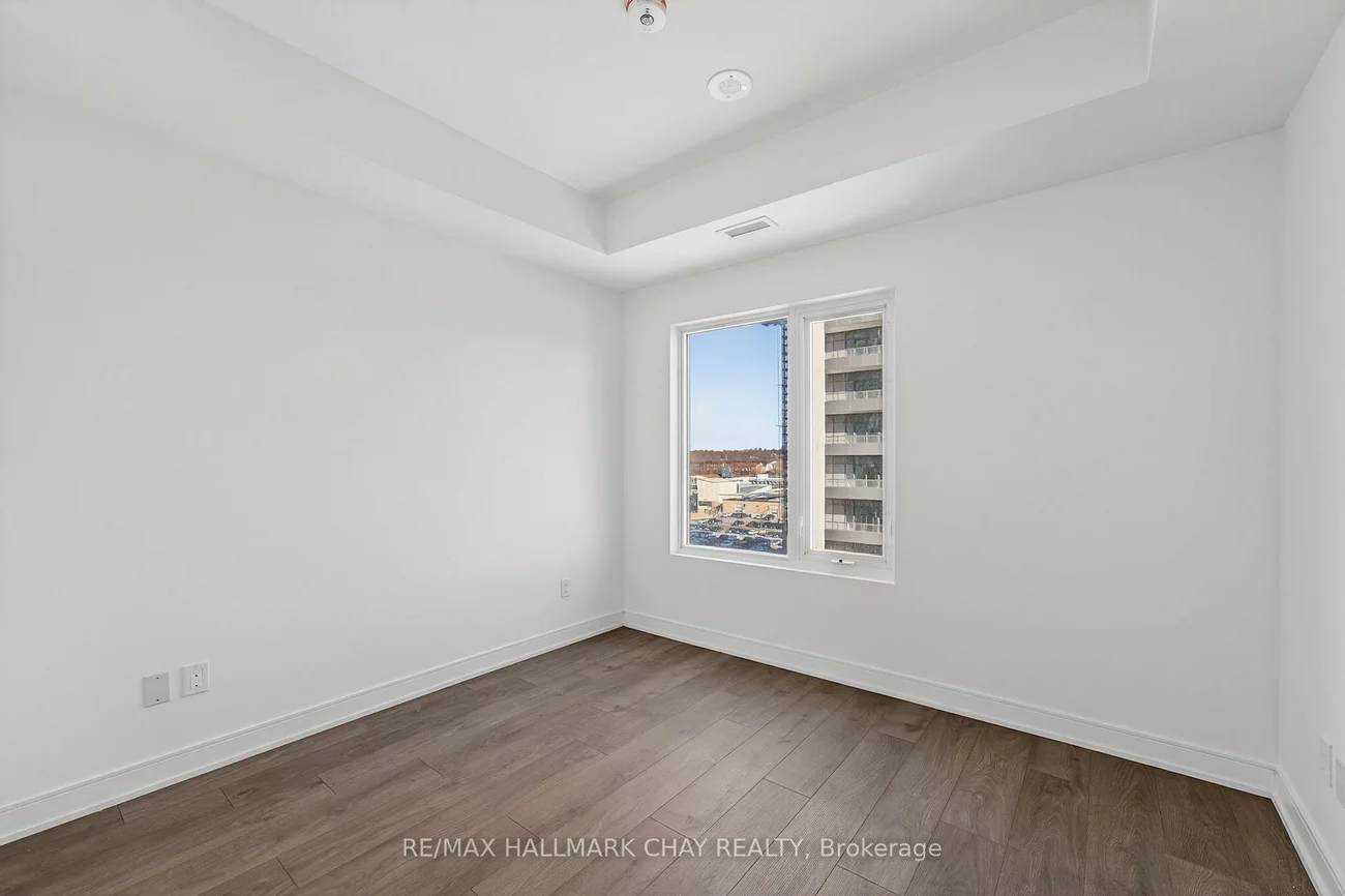 715, Davis, Huron Heights-Leslie Valley, Newmarket