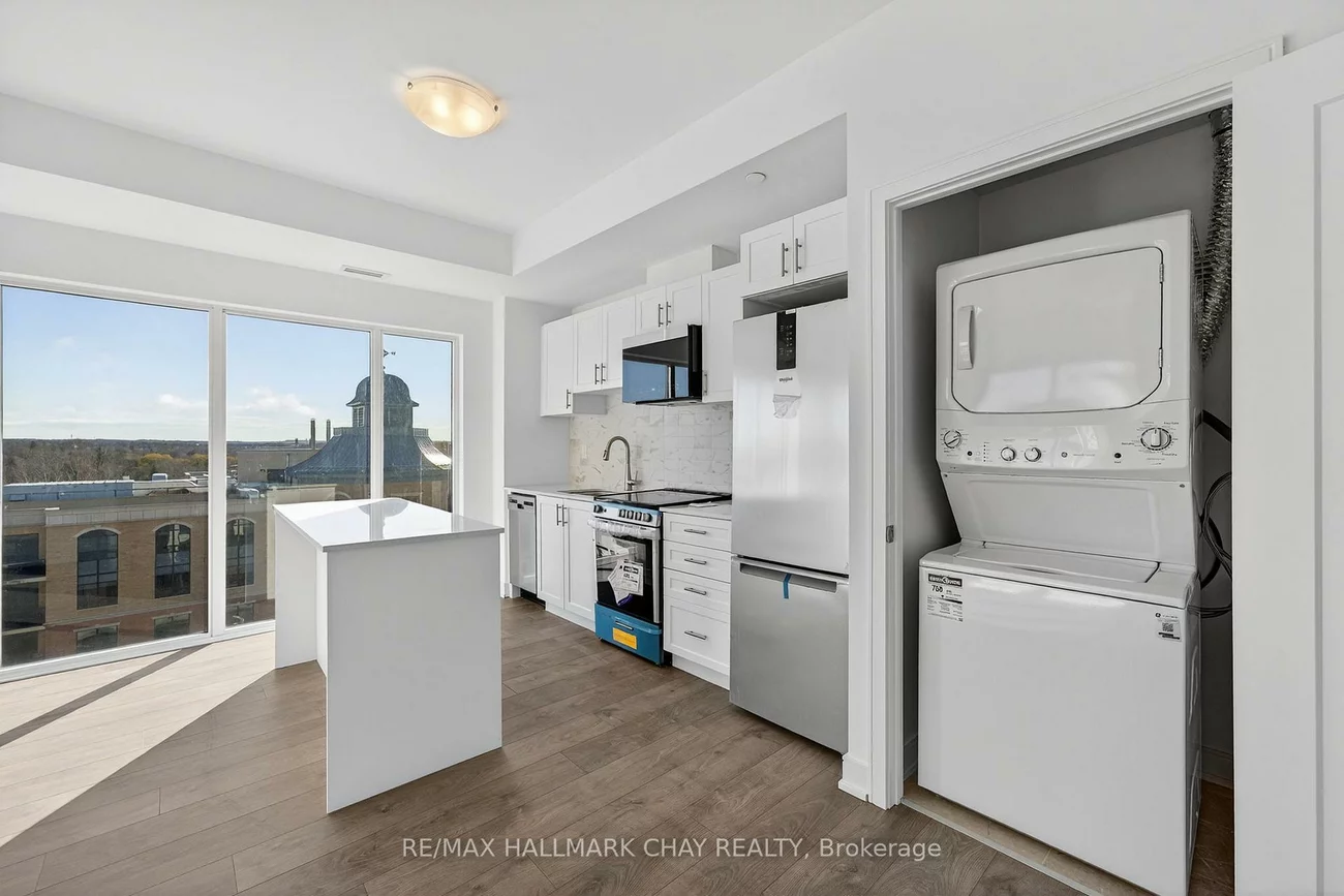 715, Davis, Huron Heights-Leslie Valley, Newmarket