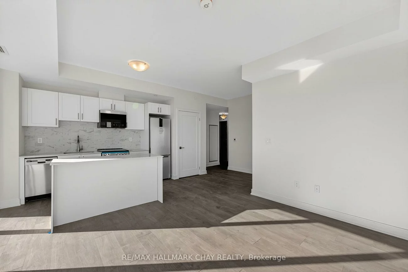 715, Davis, Huron Heights-Leslie Valley, Newmarket