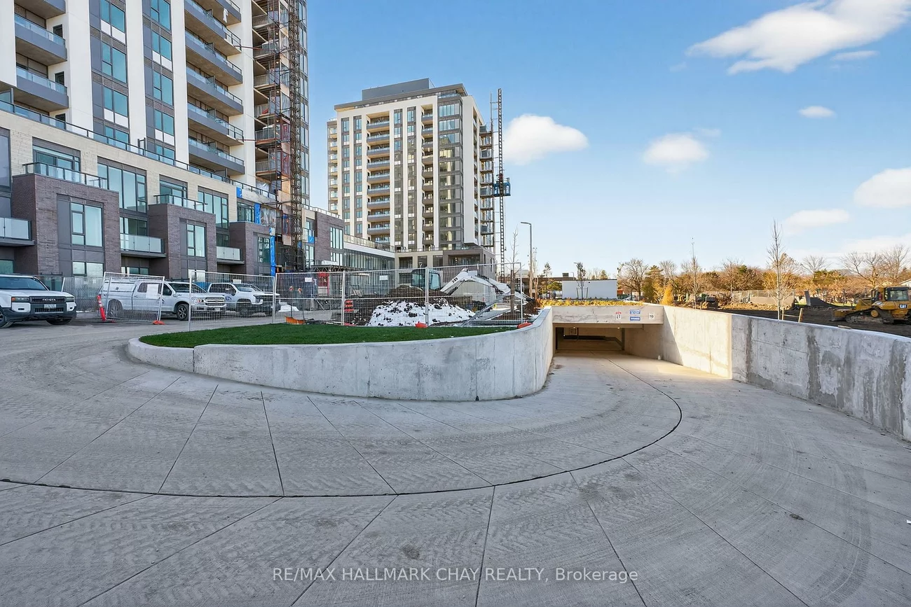 715, Davis, Huron Heights-Leslie Valley, Newmarket