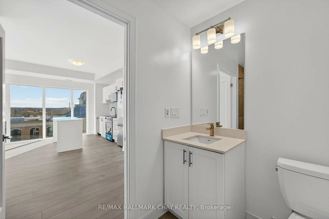 715, Davis, Huron Heights-Leslie Valley, Newmarket