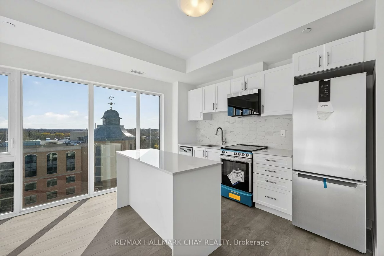 715, Davis, Huron Heights-Leslie Valley, Newmarket