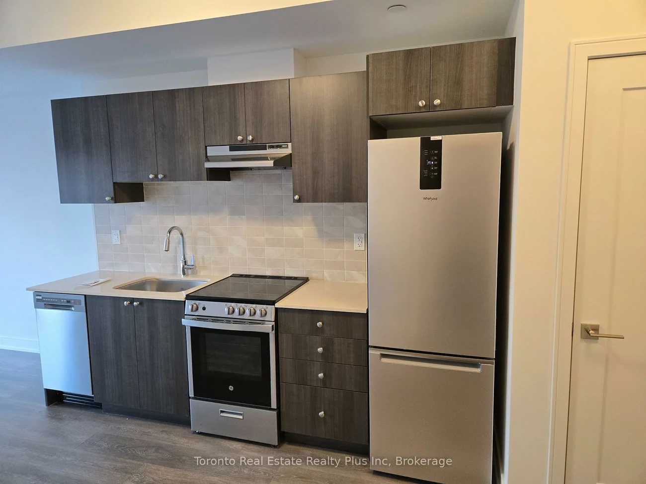 705, Davis, Huron Heights-Leslie Valley, Newmarket