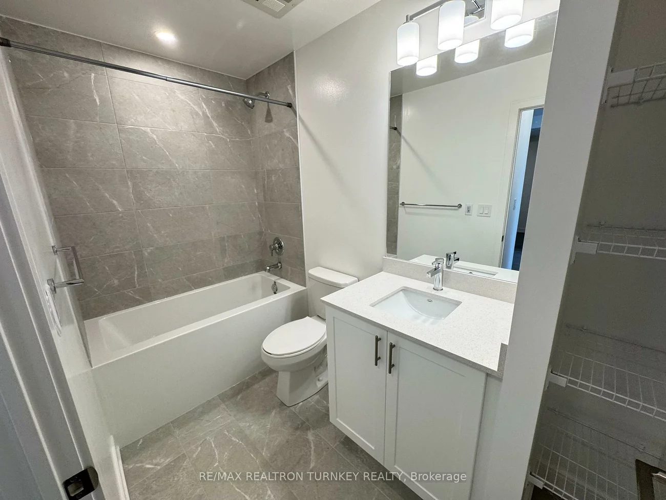 705, Davis, Huron Heights-Leslie Valley, Newmarket