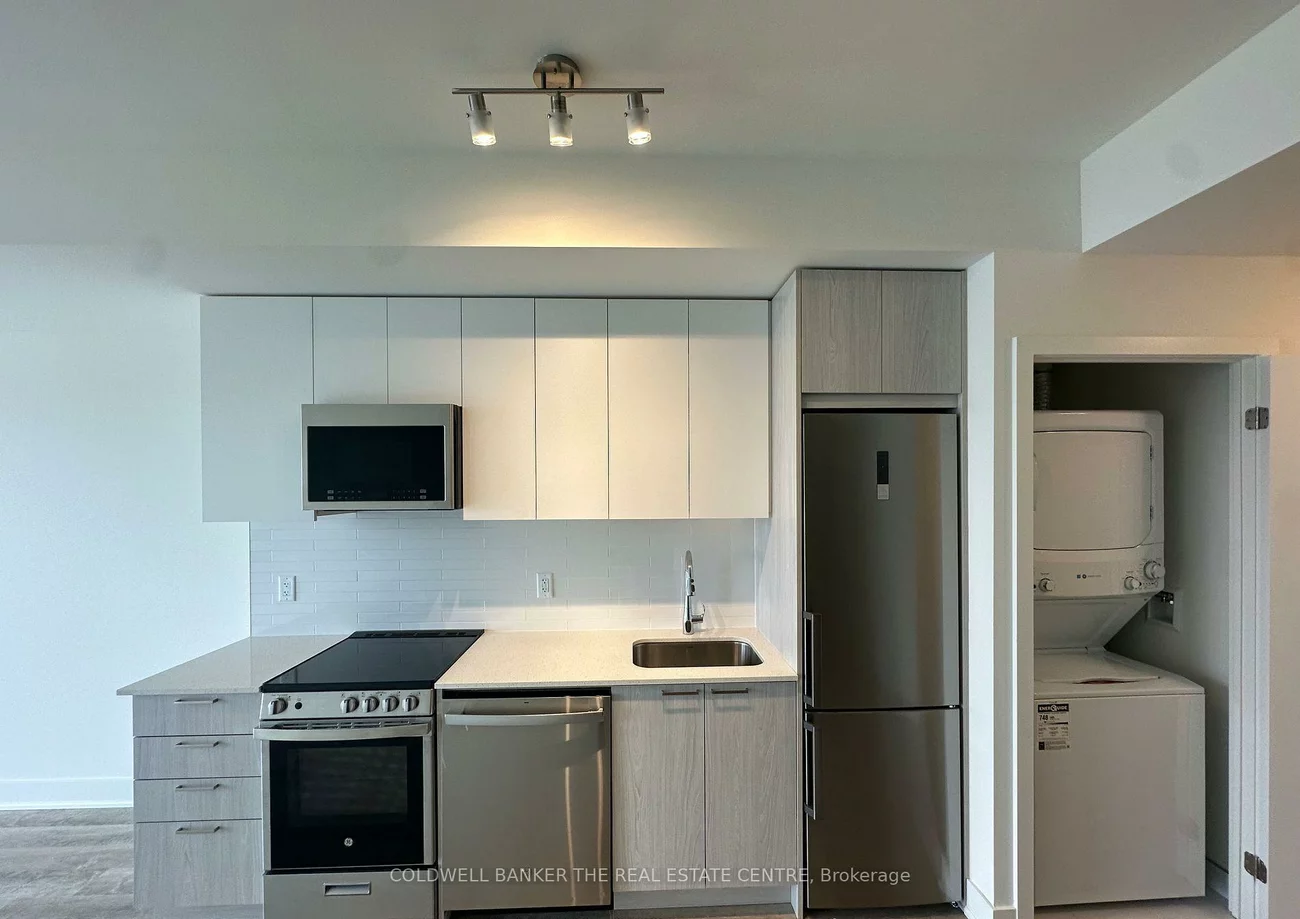 185, Deerfield, Central Newmarket, Newmarket