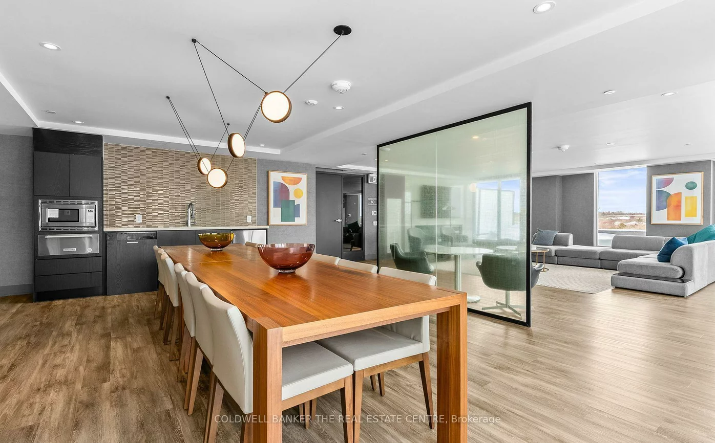 185, Deerfield, Central Newmarket, Newmarket