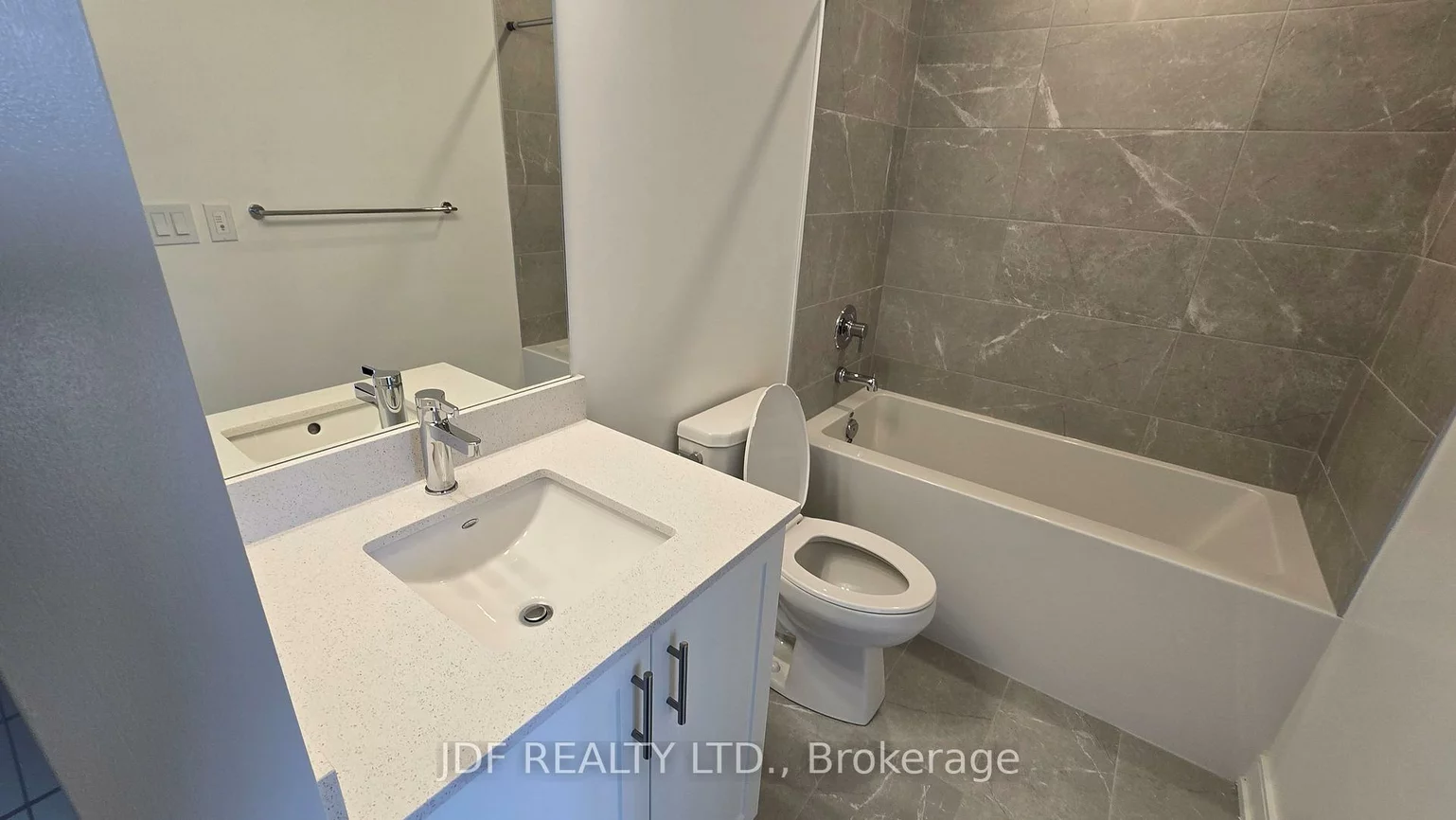 705, Davis, Huron Heights-Leslie Valley, Newmarket