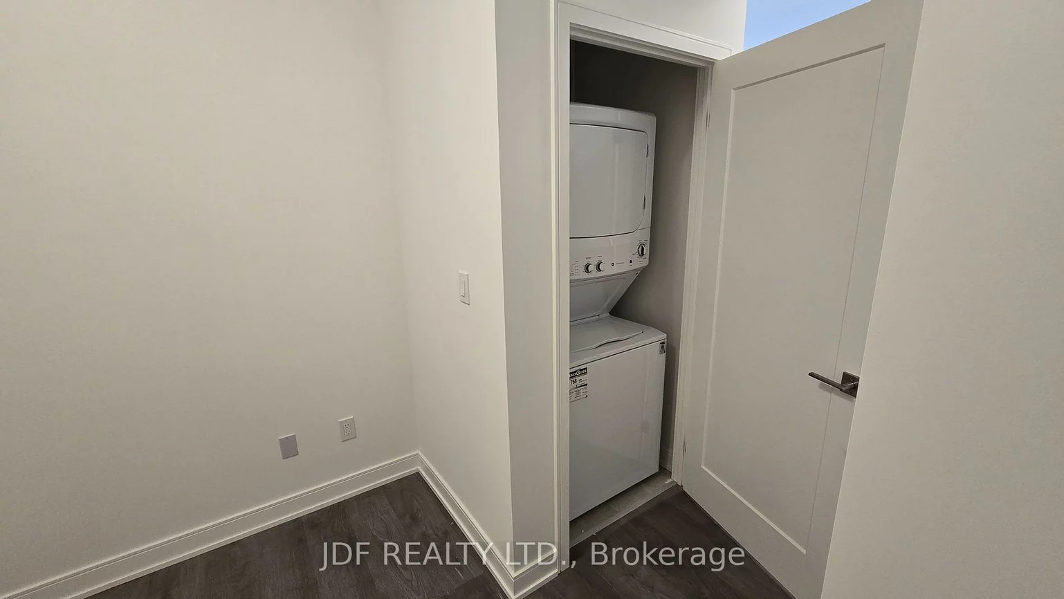 705, Davis, Huron Heights-Leslie Valley, Newmarket