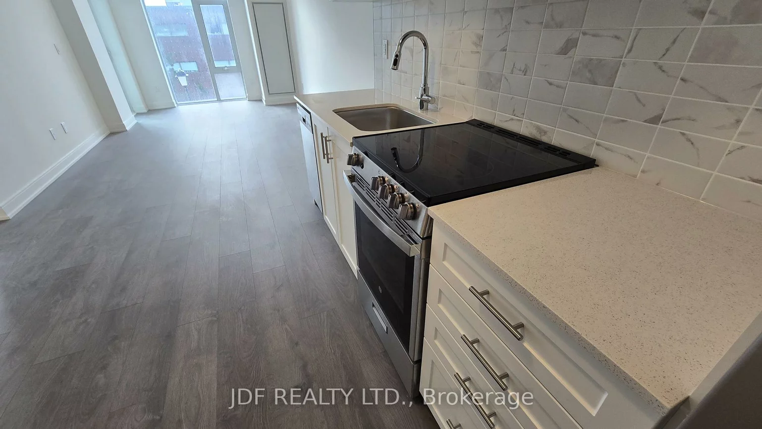 705, Davis, Huron Heights-Leslie Valley, Newmarket