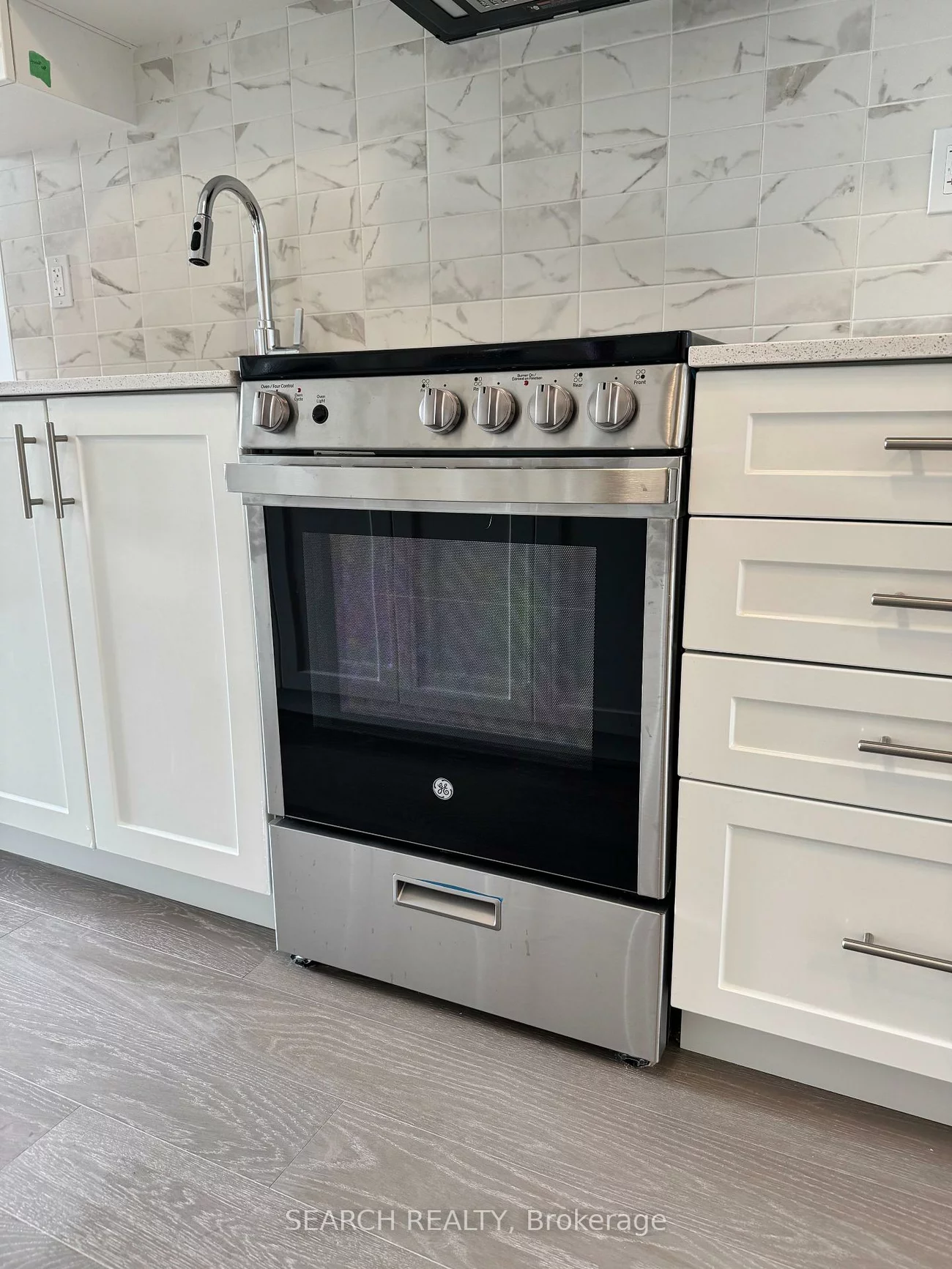 705, Davis, Huron Heights-Leslie Valley, Newmarket