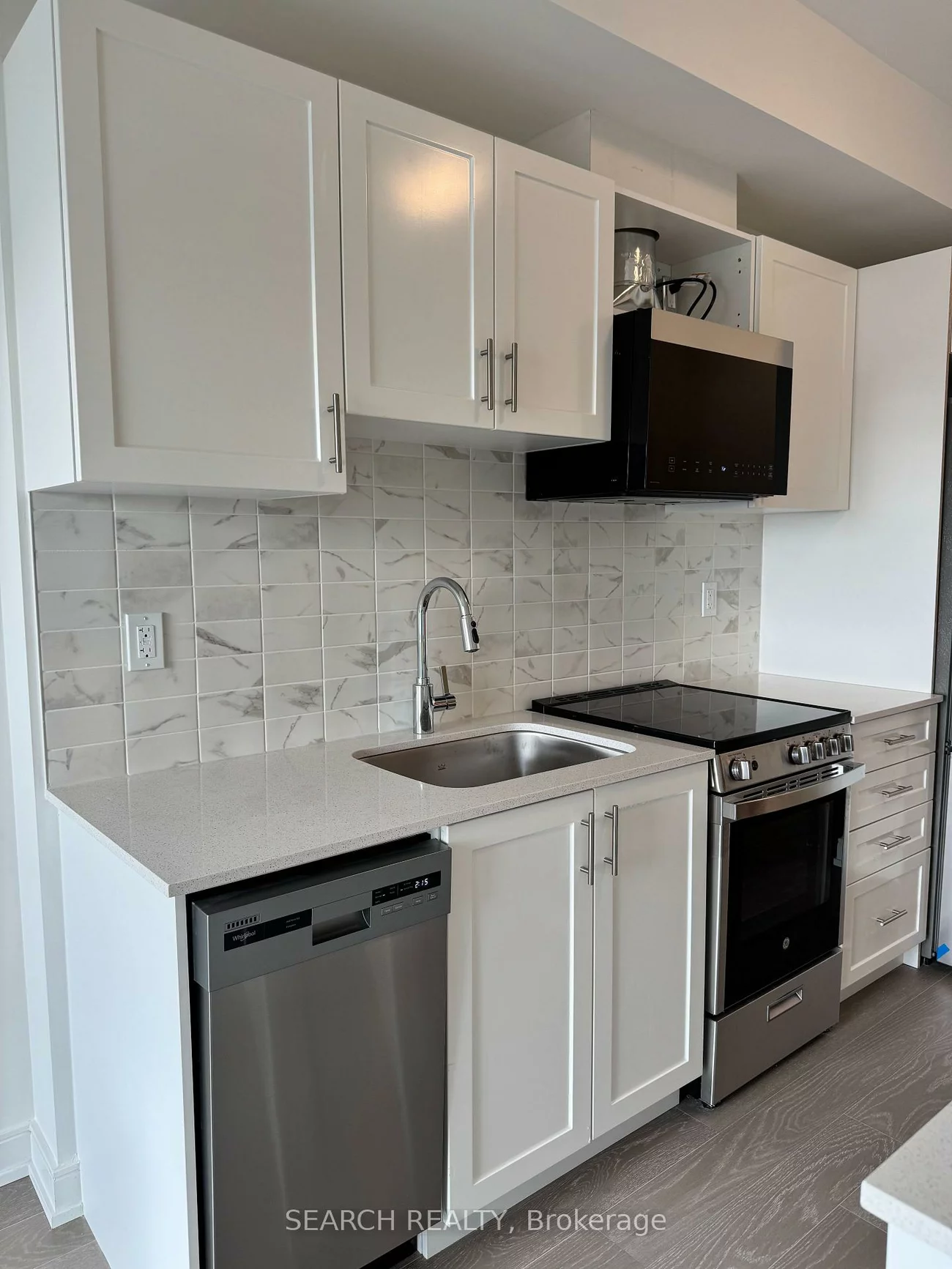 705, Davis, Huron Heights-Leslie Valley, Newmarket