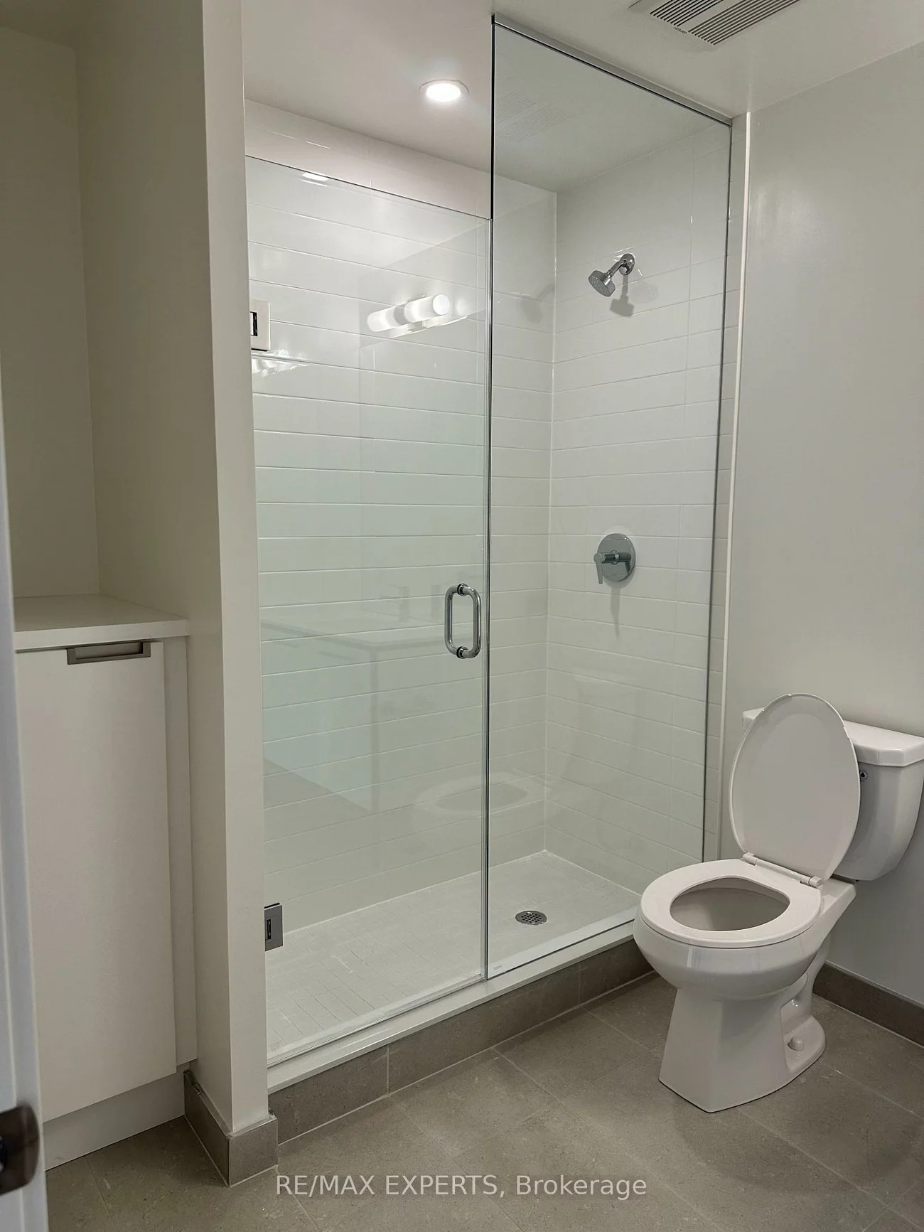 185, Deerfield, Central Newmarket, Newmarket