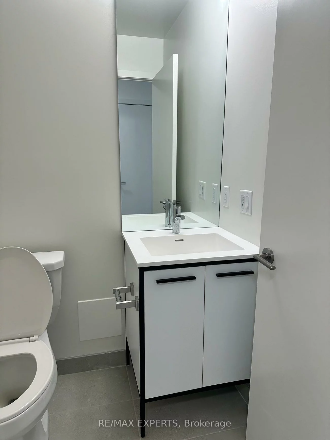 185, Deerfield, Central Newmarket, Newmarket