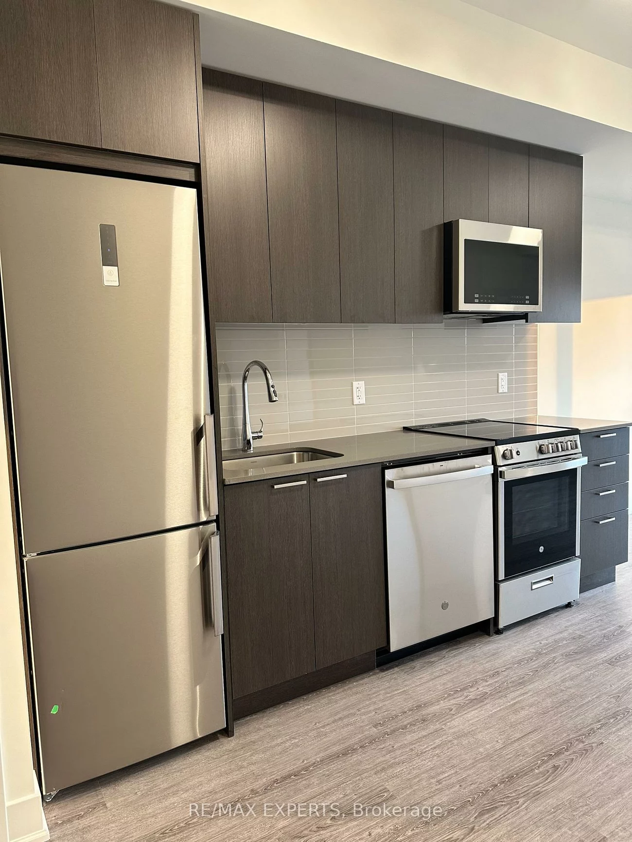 185, Deerfield, Central Newmarket, Newmarket