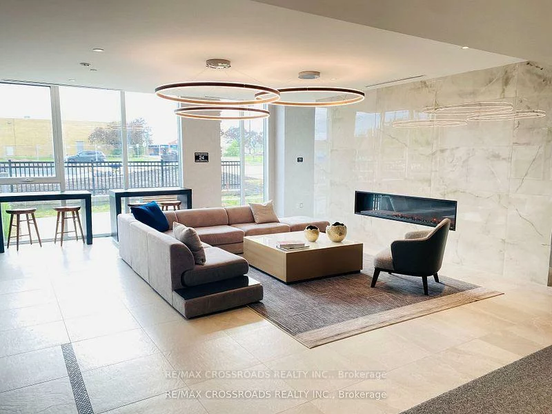 185, Deerfield, Central Newmarket, Newmarket