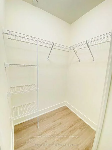 185, Deerfield, Central Newmarket, Newmarket