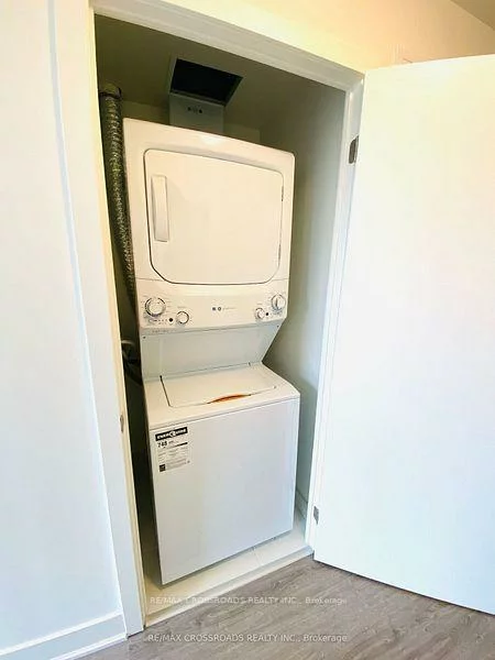 185, Deerfield, Central Newmarket, Newmarket