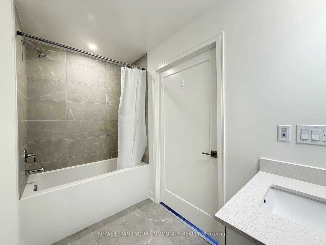 715, Davis, Huron Heights-Leslie Valley, Newmarket