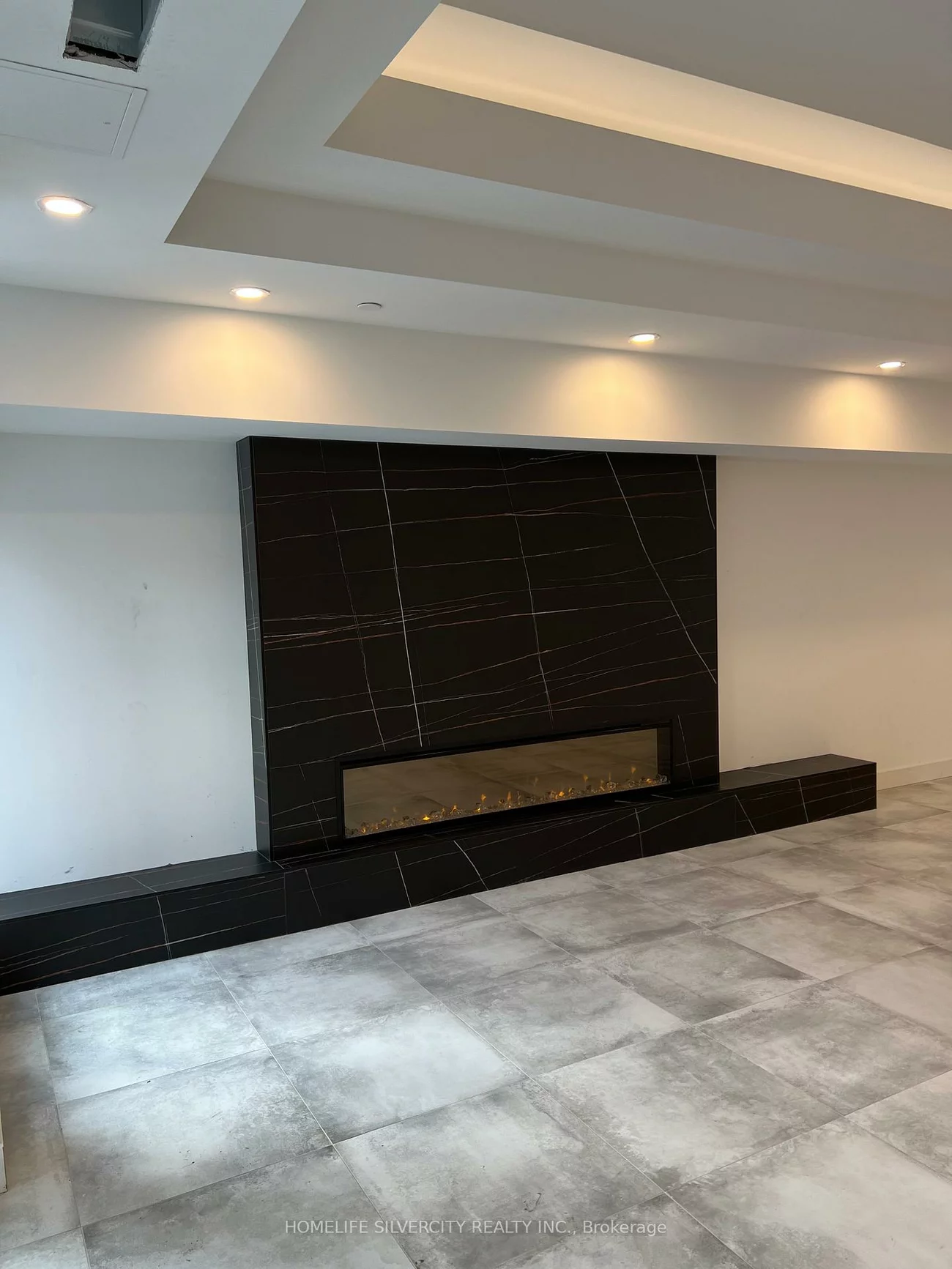 705, Davis, Central Newmarket, Newmarket