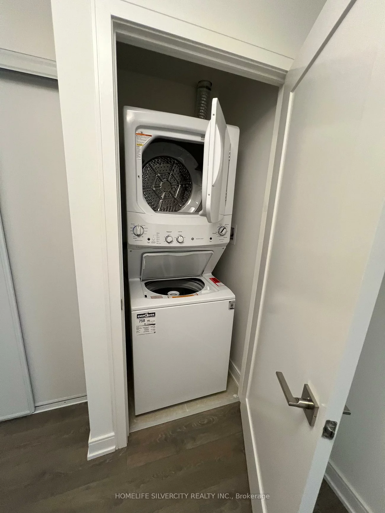 705, Davis, Central Newmarket, Newmarket