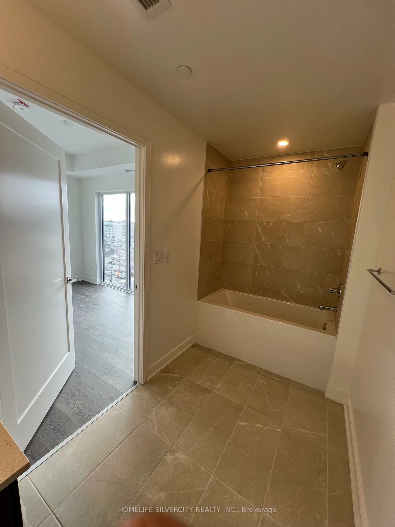 705, Davis, Central Newmarket, Newmarket