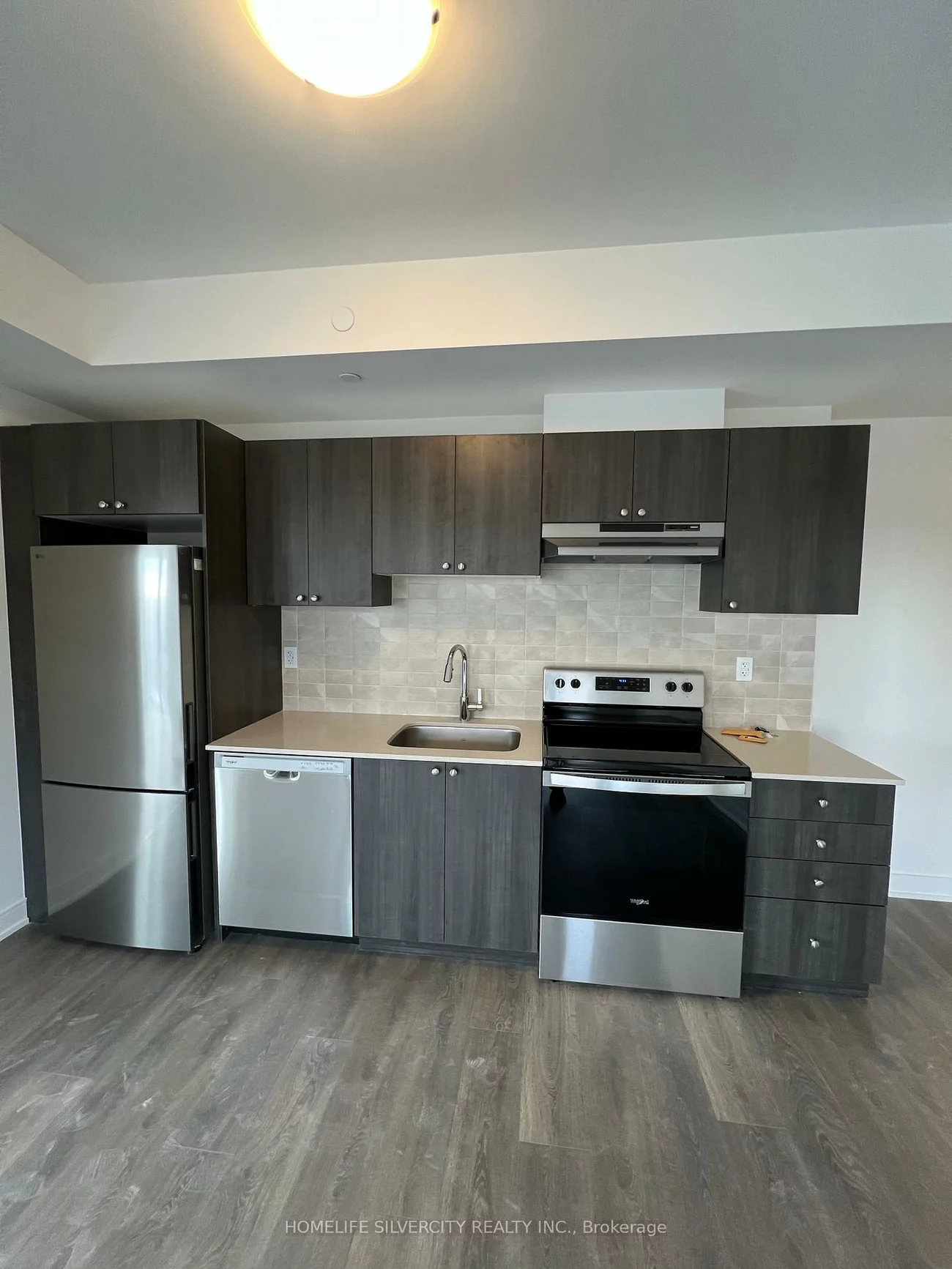 705, Davis, Central Newmarket, Newmarket