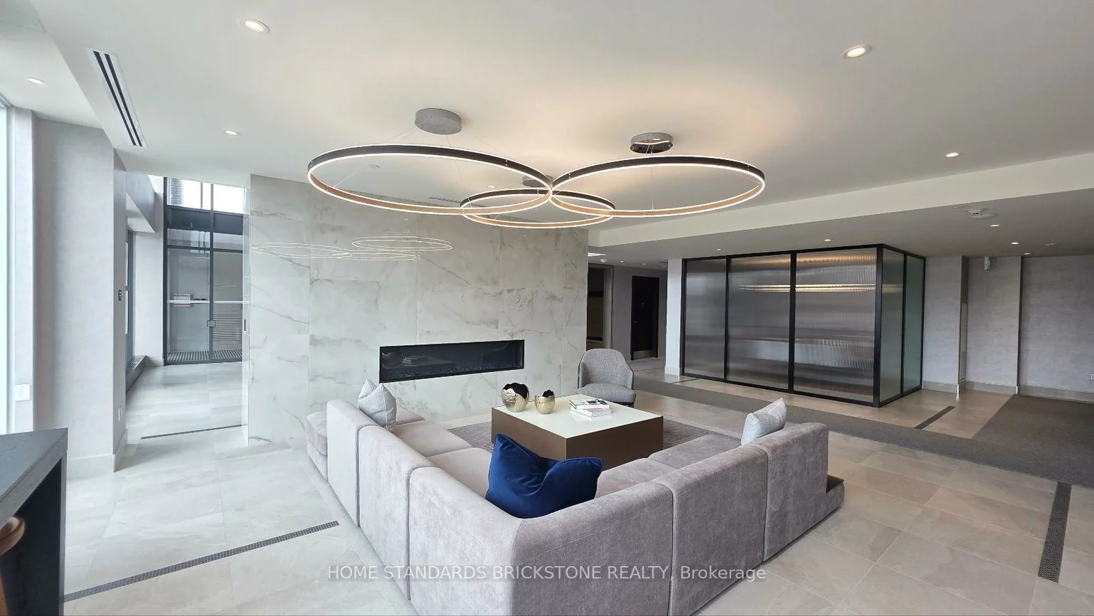 185, Deerfield, Central Newmarket, Newmarket