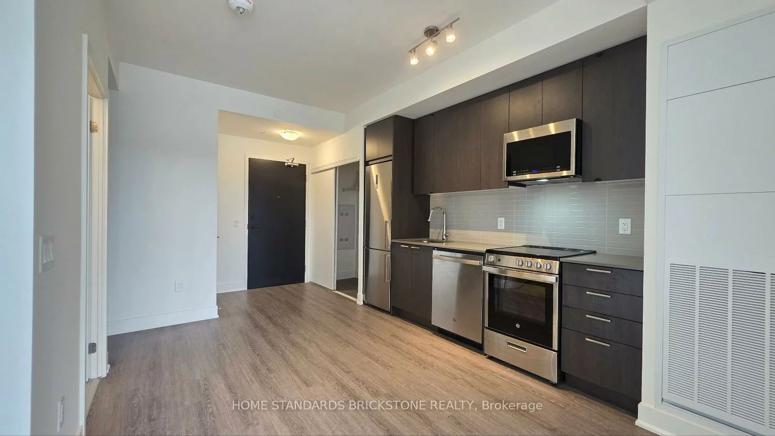 185, Deerfield, Central Newmarket, Newmarket