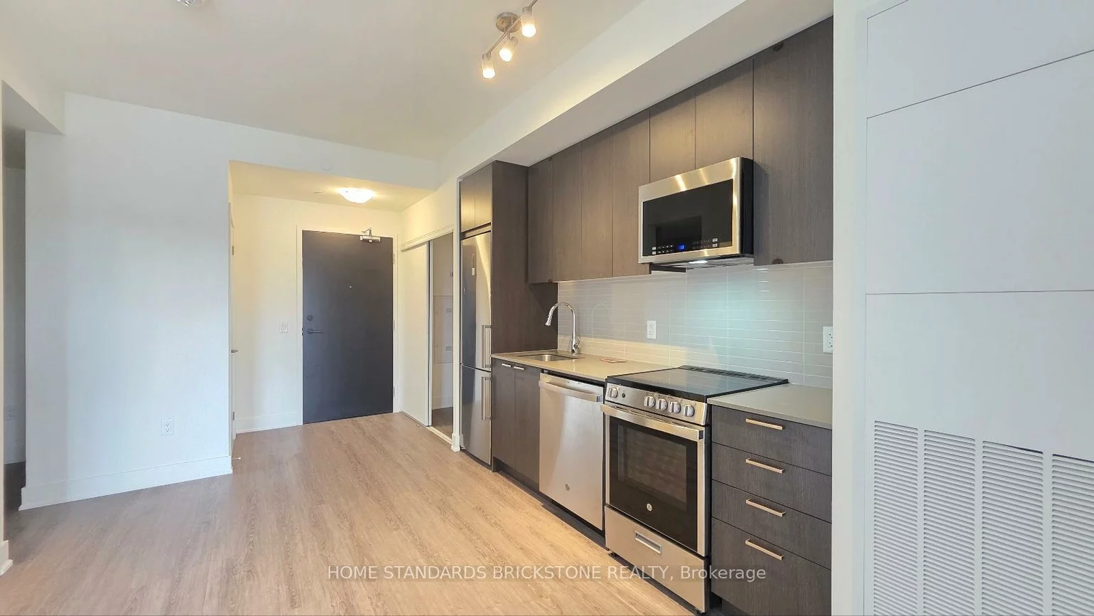 185, Deerfield, Central Newmarket, Newmarket