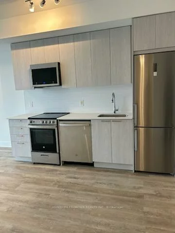 185, Deerfield, Central Newmarket, Newmarket