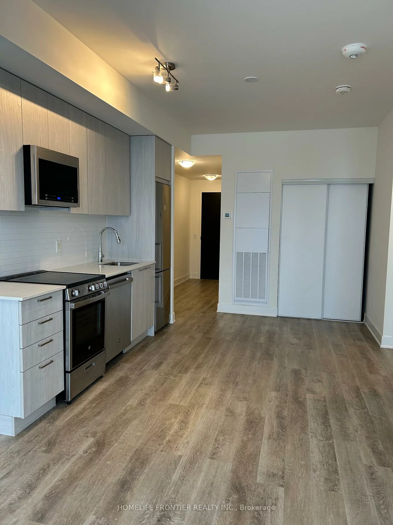 185, Deerfield, Central Newmarket, Newmarket