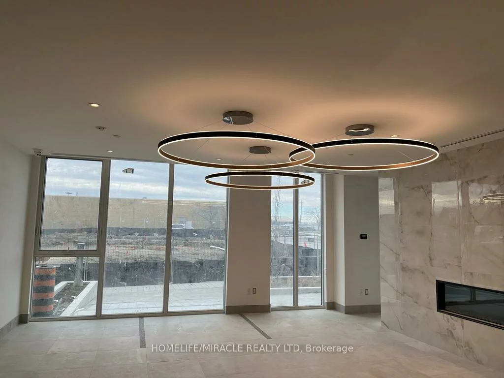 185, Deerfield, Central Newmarket, Newmarket