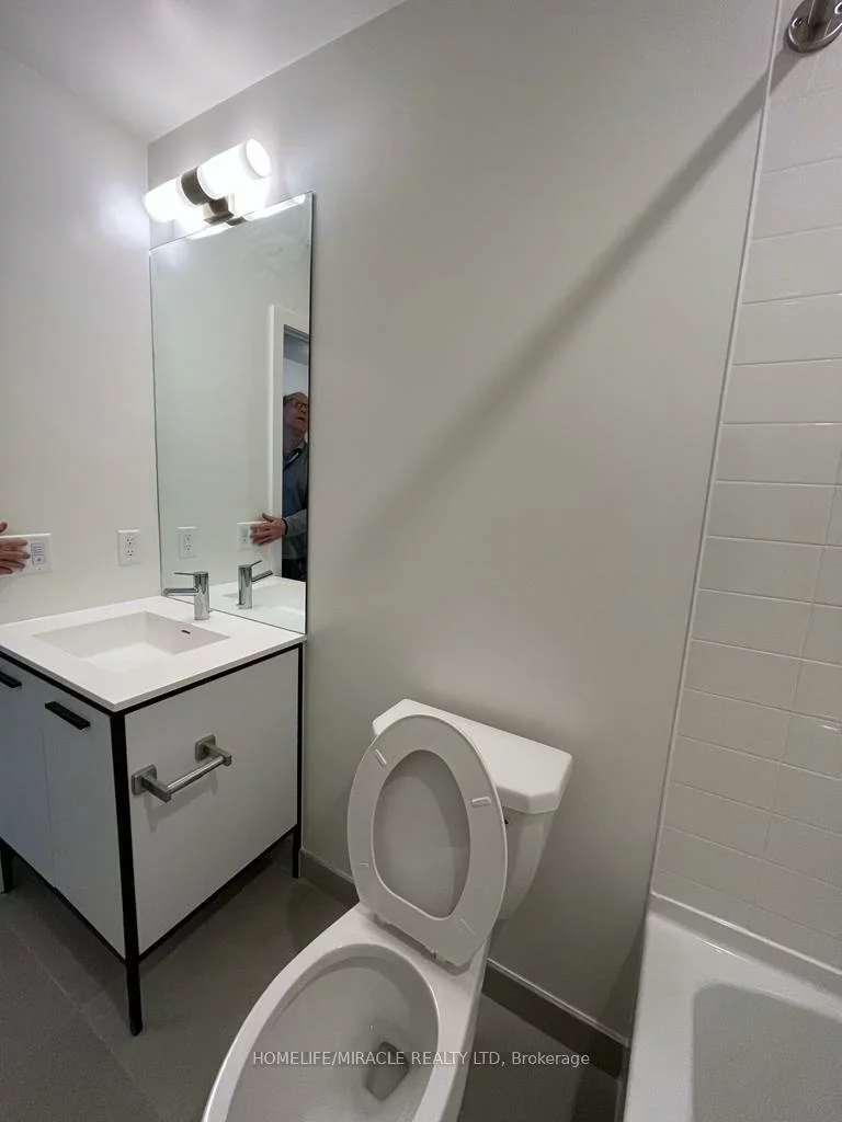 185, Deerfield, Central Newmarket, Newmarket