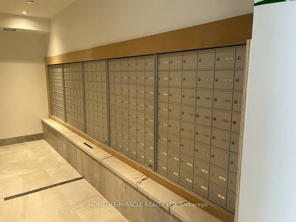 185, Deerfield, Central Newmarket, Newmarket